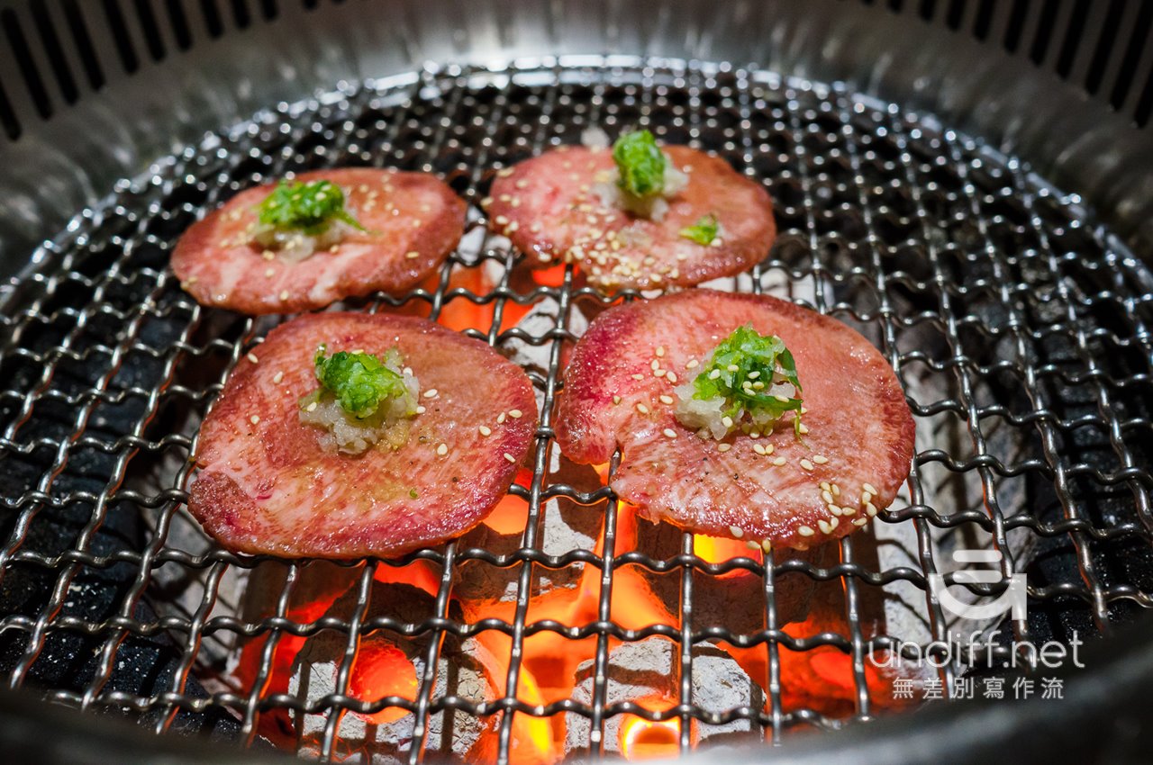 【台北美食】大安 油花炭火燒肉專門店 》物有所值的單點燒肉