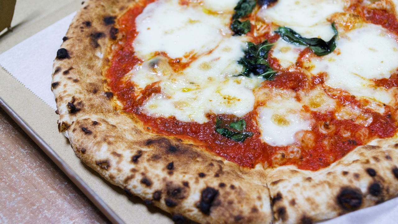 【桃園美食】Green House Pizzeria 》驚鴻一瞥的超美味拿坡里披薩 1